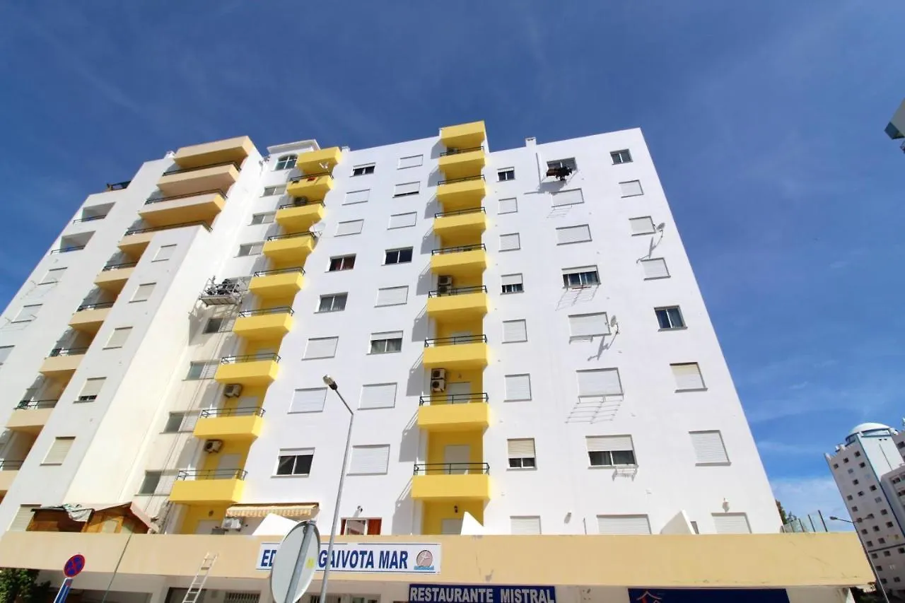 Modern Apartment In Portimao With Pool 50 M²
